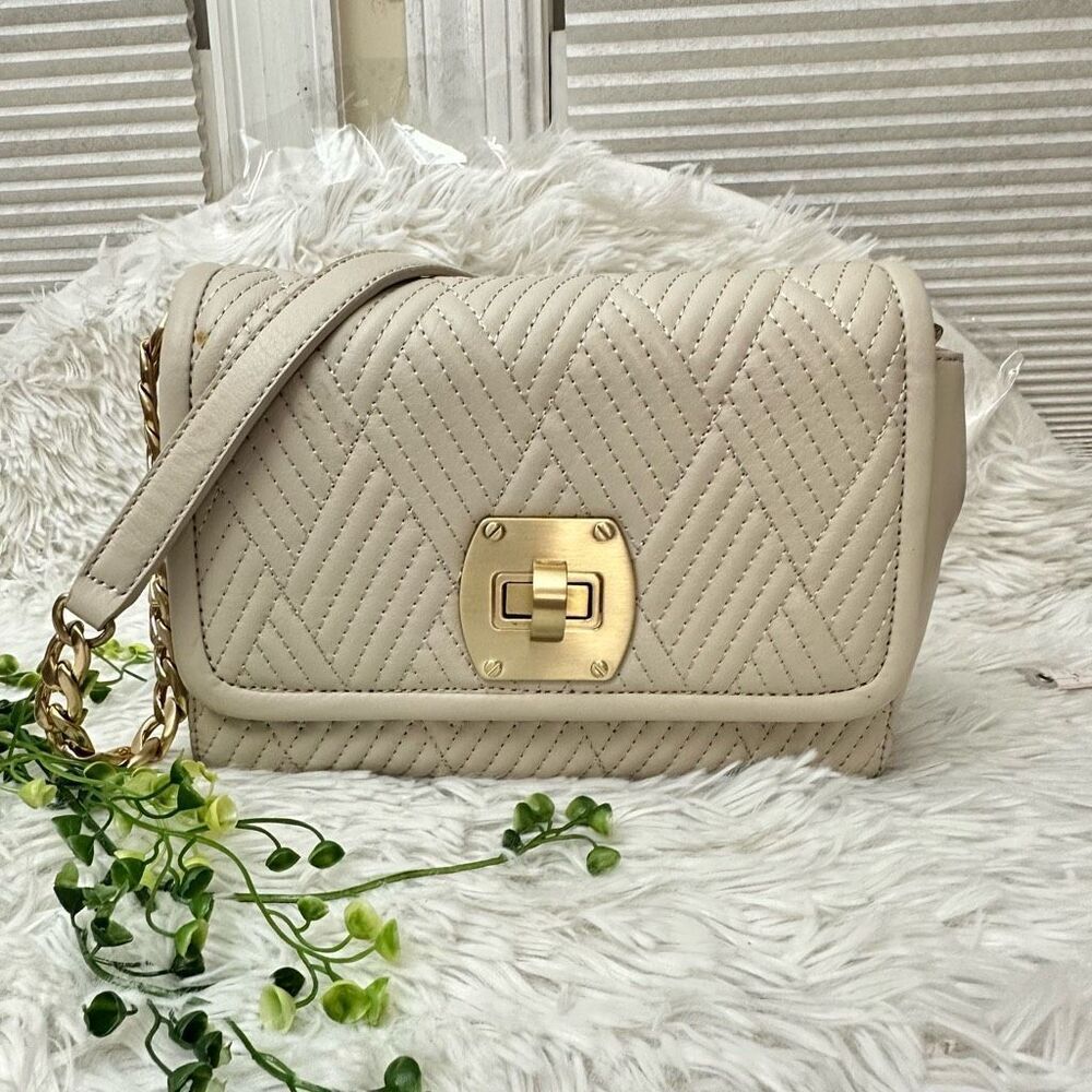 Talbots Off White Quilted Genuine Leather Chain Strap Turn lock Shoulder‎ Bag